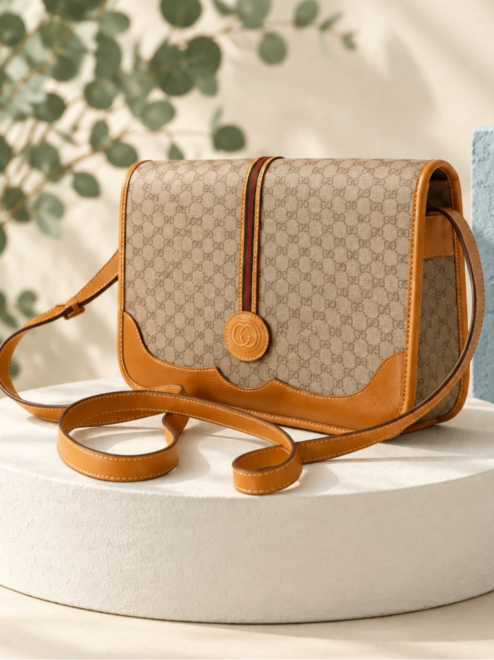 Authentic Gucci Sherry Line Leather Crossbody/Shoulder Bag.